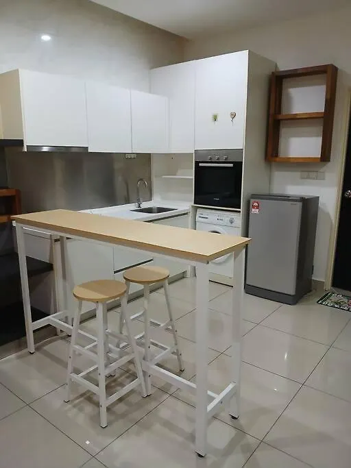 Apartment Kuromi卡通主题浪漫公寓 配有大屏幕蓝牙音响电影房 Netflix Youtube Johor Bahru